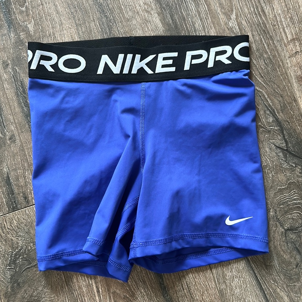 Nike women’s spandex shorts